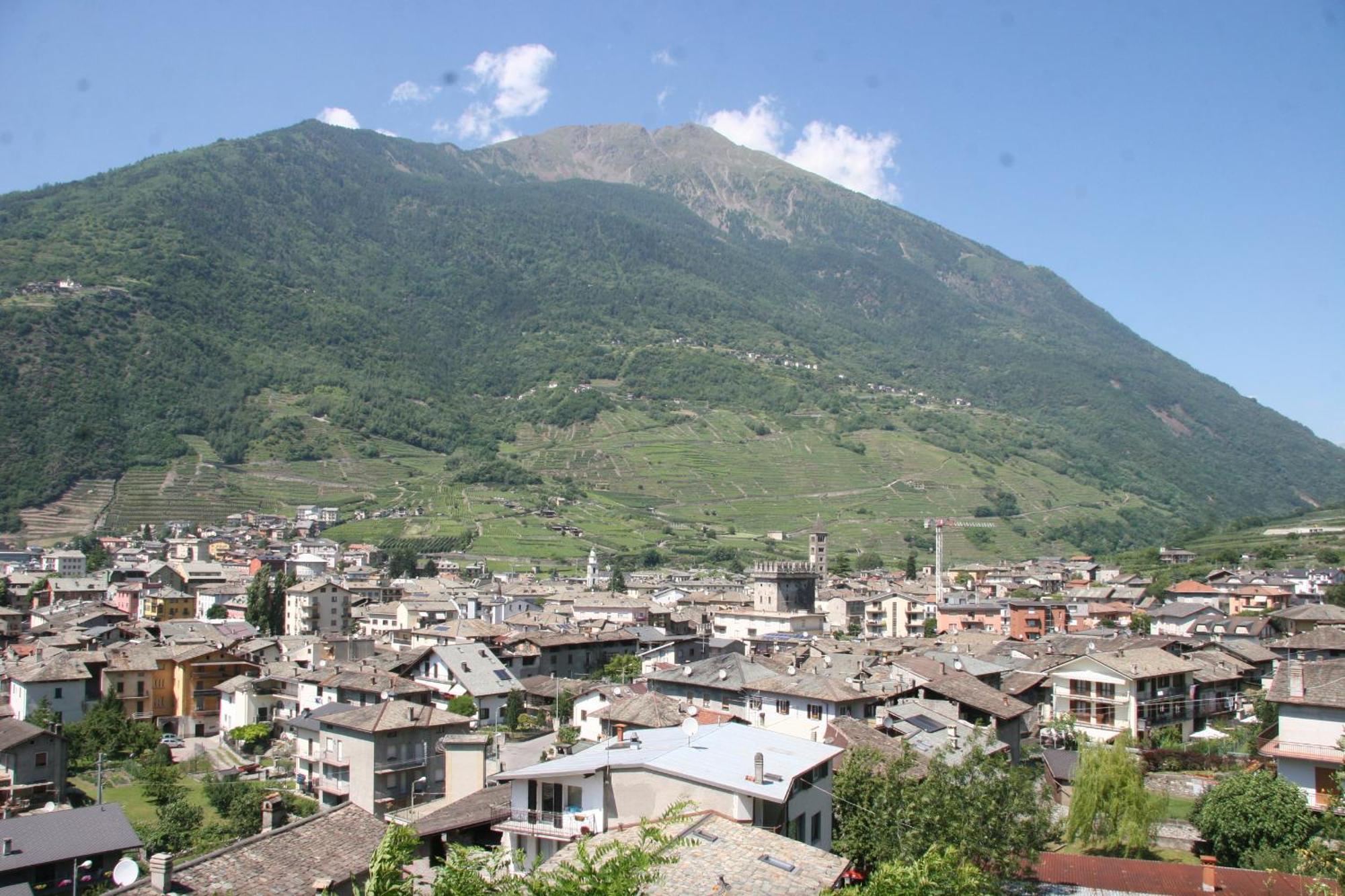 Ostello Del Castello Tirano Exterior foto